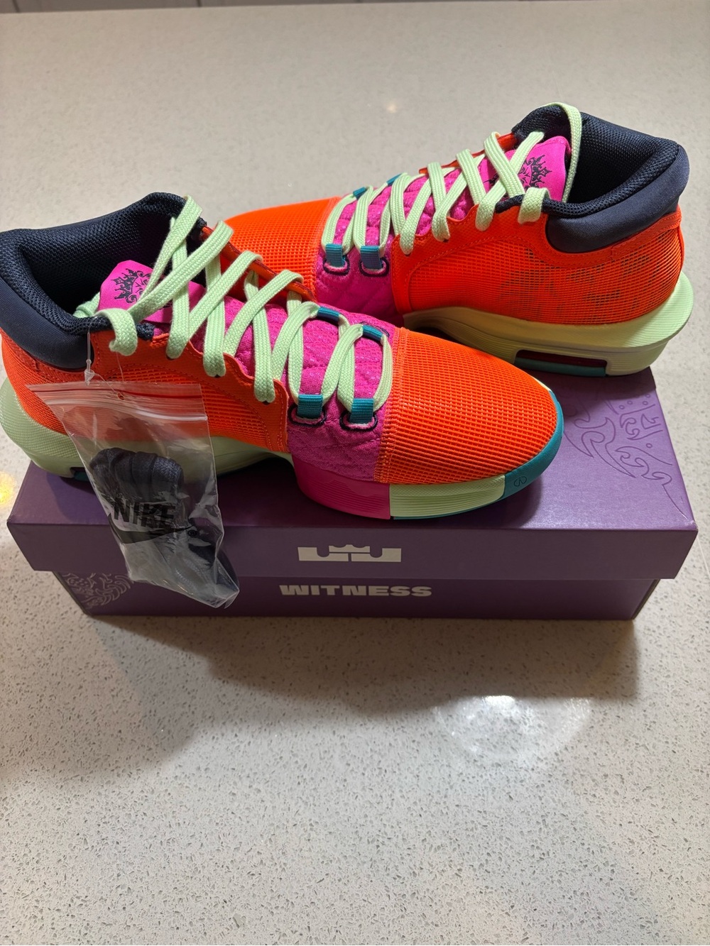 Lebron Nike Witness VIII Total Orange/Thunder Blue Size Mens 7.5/Womens 9
